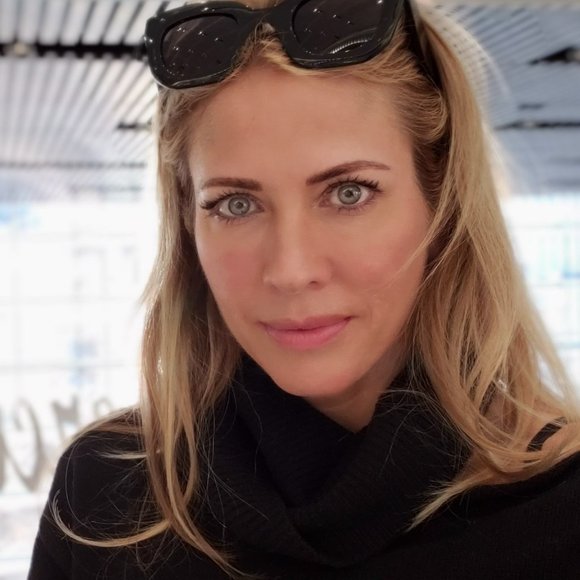 Meet your Posher, Brandi - Picture 1 of 2